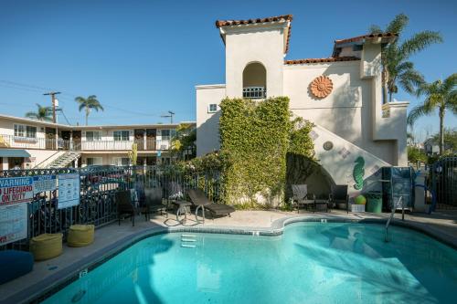 Фотография гостиницы Crown City Inn Coronado