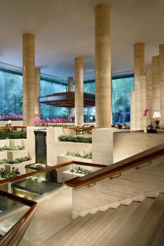 Фотография гостиницы Sheraton Towers Singapore Hotel (SG Clean, Staycation Approved)