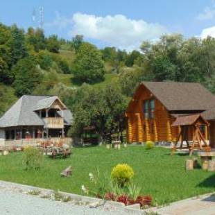 Фотографии гостевого дома
Casutele Din Moisei