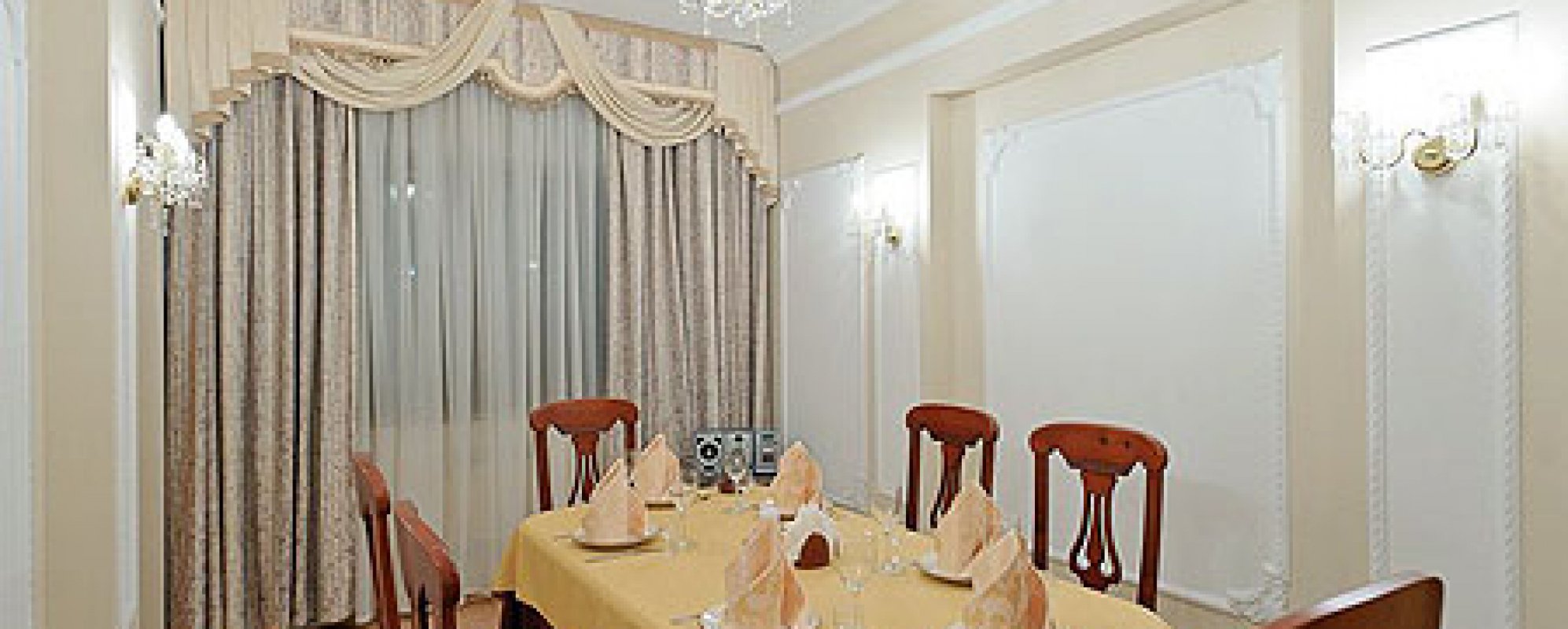 Фотографии банкетного зала VIP-зал на 6 человек