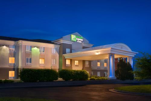 Фотография гостиницы Holiday Inn Express Lawrence, an IHG Hotel