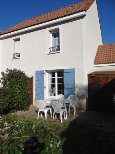 Фотография гостевого дома Villa Sérena la forêt et la plage à quelques minutes!