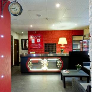 Фотографии гостиницы 
            Hipotel Paris buttes chaumont Belleville