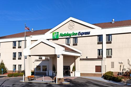 Фотография гостиницы Holiday Inn Express Metropolis, an IHG Hotel