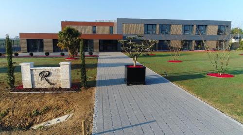 Фотографии гостиницы 
            Résidence des Pilotes