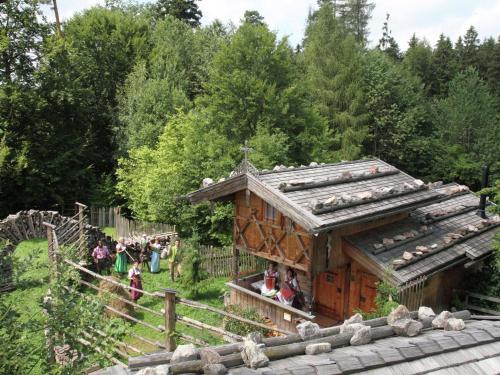 Фотография гостевого дома Cosy eco-friendly chalet with countless extras near the lake in Asten