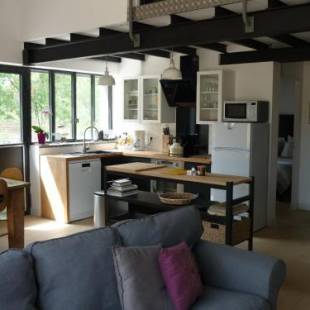 Фотографии гостевого дома
Workshop with shared pool for 2-6 in Semur en Auxois, Burgundy