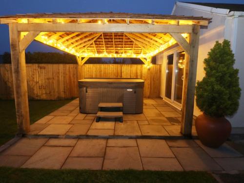 Фотография гостевого дома The Elms, Milford Haven