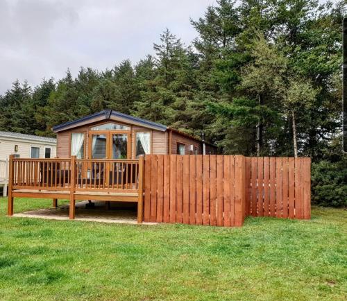 Фотография гостевого дома Foxwood Lodge Private Hot Tub Getaway