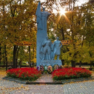 Фотография памятника Памятник Победы и Аллея героев