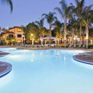 Фотографии гостиницы 
            Hilton Grand Vacations Club MarBrisa Carlsbad