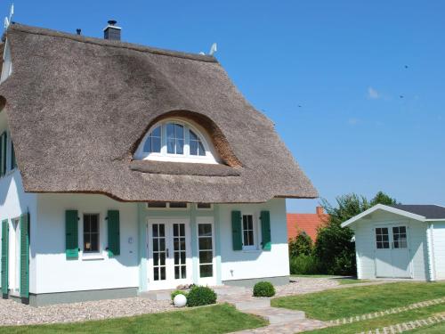 Фотография гостевого дома Thatched Holiday Home in Rerik with Terrace