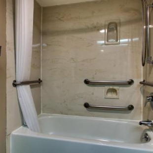 Фотография гостиницы Best Western East Towne Suites