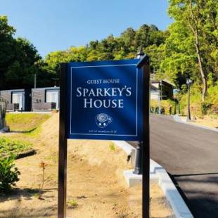 Фотографии гостевого дома
Sparky’s House