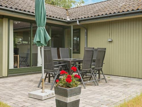 Фотография гостевого дома Two-Bedroom Holiday home in Ebeltoft 6