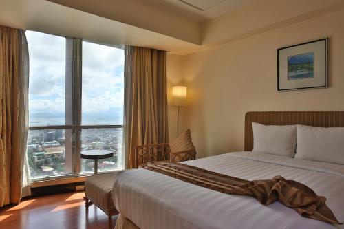 Фотография гостиницы Crown Regency Hotel & Towers - Multiple Use Hotel