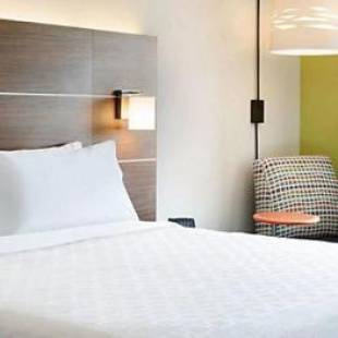 Фотографии гостиницы
Holiday Inn Express & Suites - Mall of America - MSP Airport, an IHG Hotel