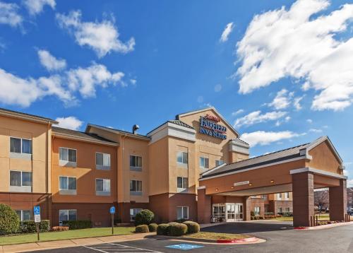 Фотография гостиницы Fairfield Inn & Suites by Marriott Rogers
