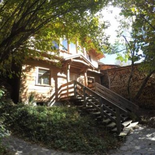 Фотография гостевого дома Каштановый двор