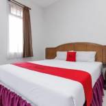 Фотография гостиницы RedDoorz Near Trans Studio Mall 3