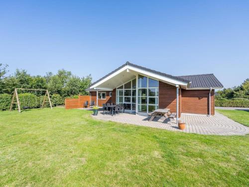 Фотография гостевого дома Holiday home Tarm XXXV