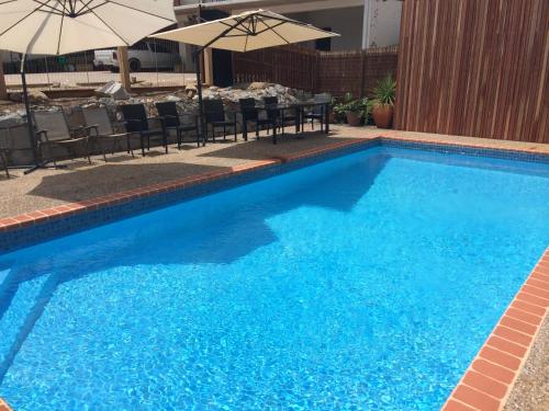 Фотография мотеля Top of the Town Motor Inn