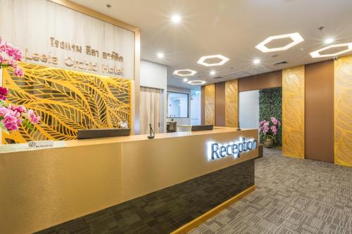 Фотография гостиницы Leela Orchid Hotel