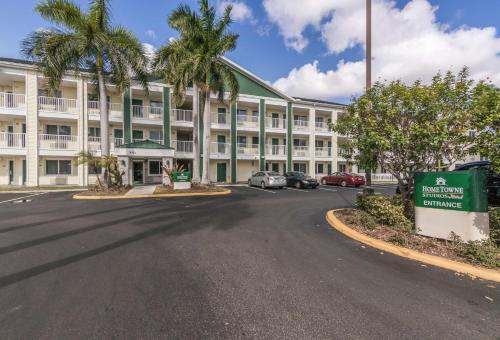 Фотография мотеля HomeTowne Studios by Red Roof Fort Lauderdale