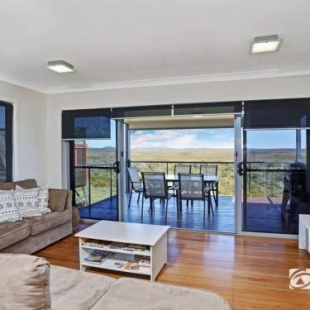 Фотография гостевого дома Jinalong 17 Pacific Street Family home great views.