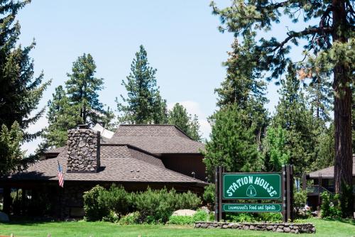 Фотография гостиницы Station House Inn South Lake Tahoe, An Original by Oliver Hotels