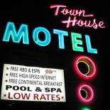 Фотография мотеля Town House Motel