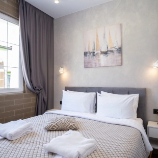 Фотография квартиры Апартаменты RED APARTMENTS Арт Лайт Сити апартамент Айвазовский