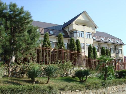 Фотография гостевого дома Кипарис