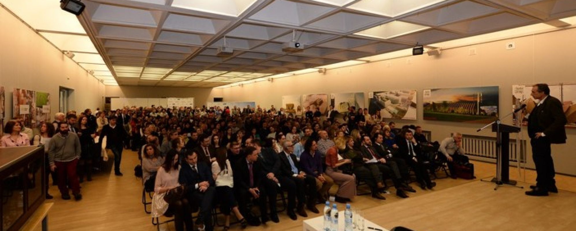 Фотографии конференц-зала Выставочный зал Центрального дома Архитектора