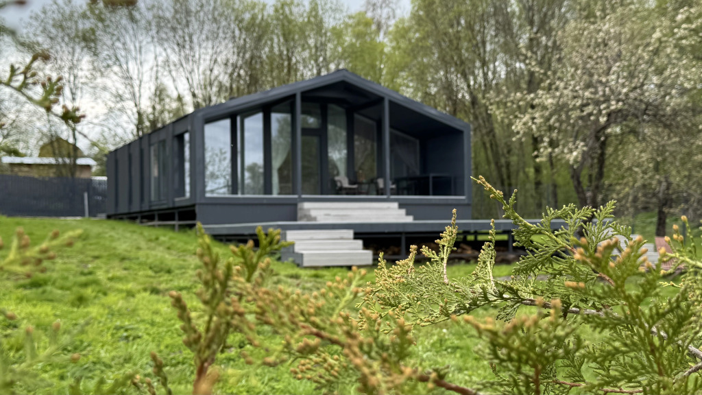 Фотография Коттеджа Частный дом Дом на краю леса