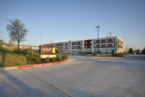 Фотография гостиницы Home2 Suites By Hilton Fort Worth Southwest Cityview