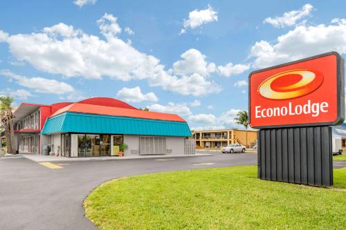 Фотографии гостиницы
Econo Lodge North