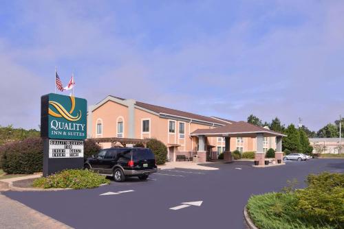Фотографии гостиницы 
            Quality Inn & Suites Northpark