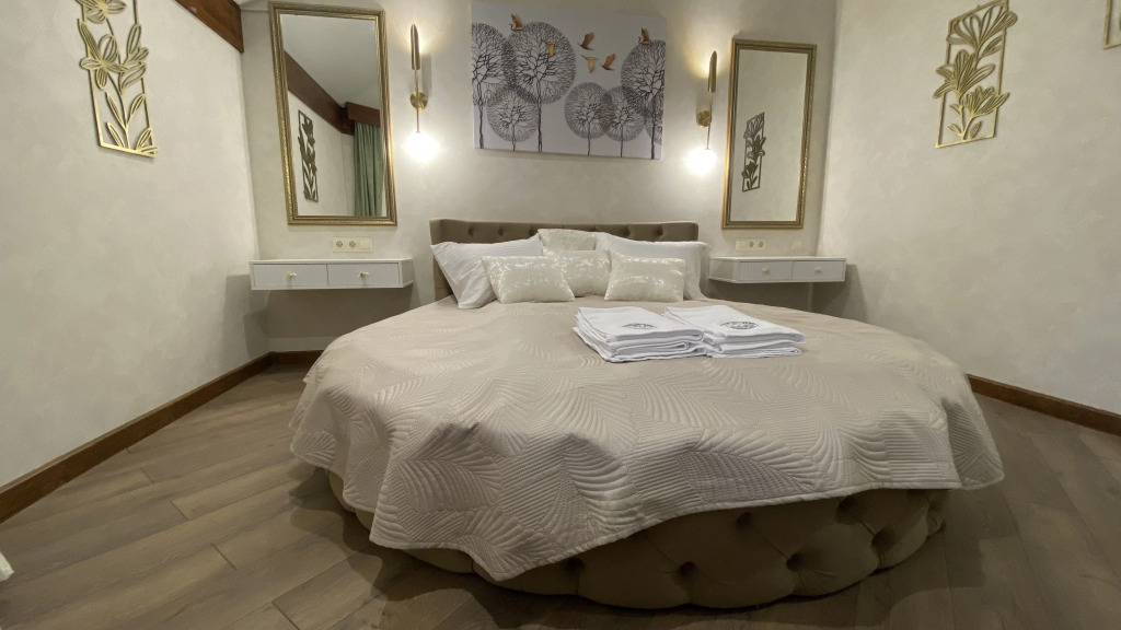 Фотография квартиры Апартаменты двухкомнатные ВИП 5 Дворик Друзей