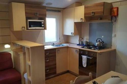 Фотография гостевого дома Bungalow de 3 chambres avec piscine partagee jardin amenage et wifi a Onzain