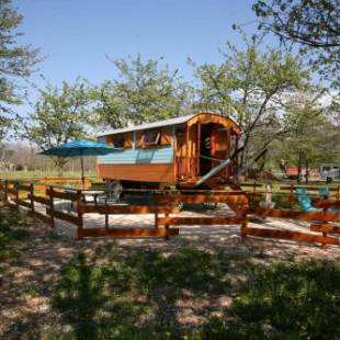 Фотографии гостевого дома
Roulottes au pied du Vercors