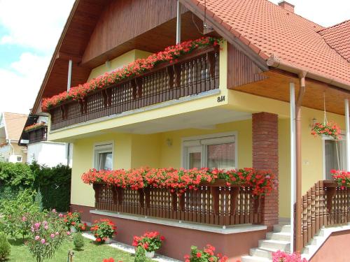 Фотография гостевого дома Zsuzsi Vendégház