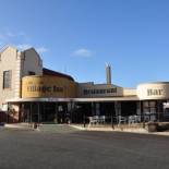 Фотография мотеля The Village Inn Hotel