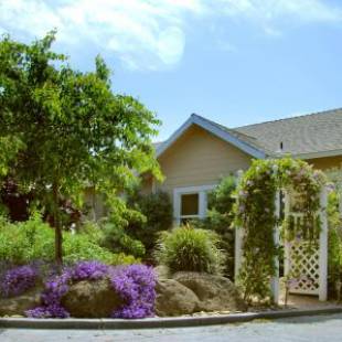 Фотографии гостевого дома 
            Cottage on Armstrong