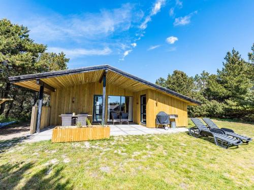 Фотография гостевого дома Holiday home Blåvand CLXXXV