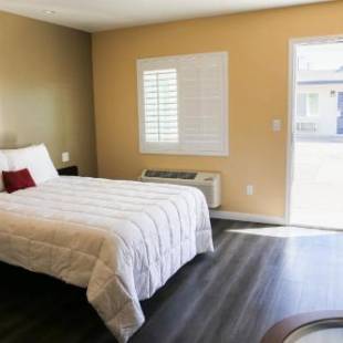 Фотографии мотеля
Newport Bay Inn