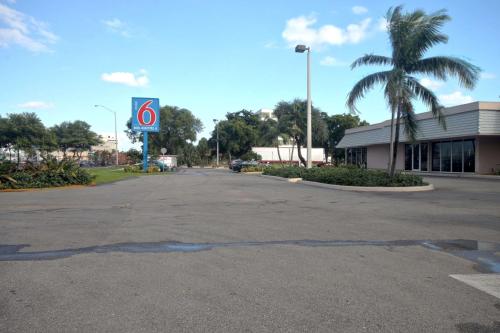 Фотография гостиницы Motel 6-Miami, FL