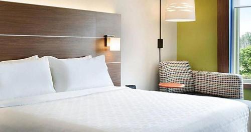 Фотография гостиницы Holiday Inn Express & Suites - Mall of America - MSP Airport, an IHG Hotel