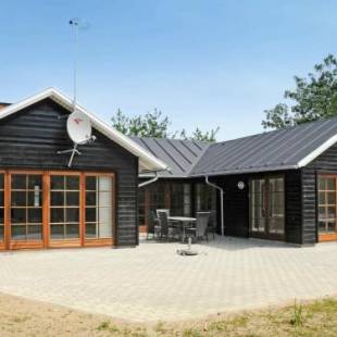 Фотографии гостевого дома
Three-Bedroom Holiday home in Blåvand 33