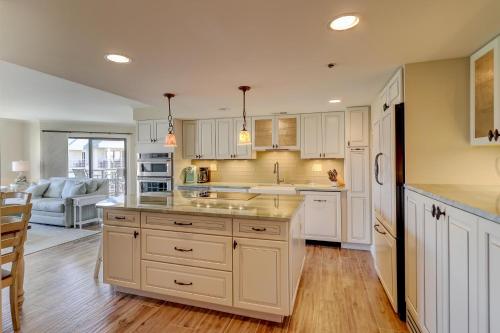 Фотография гостевого дома 2512 Villamare Penthouse Ocean View